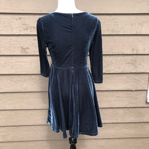 Shein velvet fit and flare dress! - Picture 5 of 9